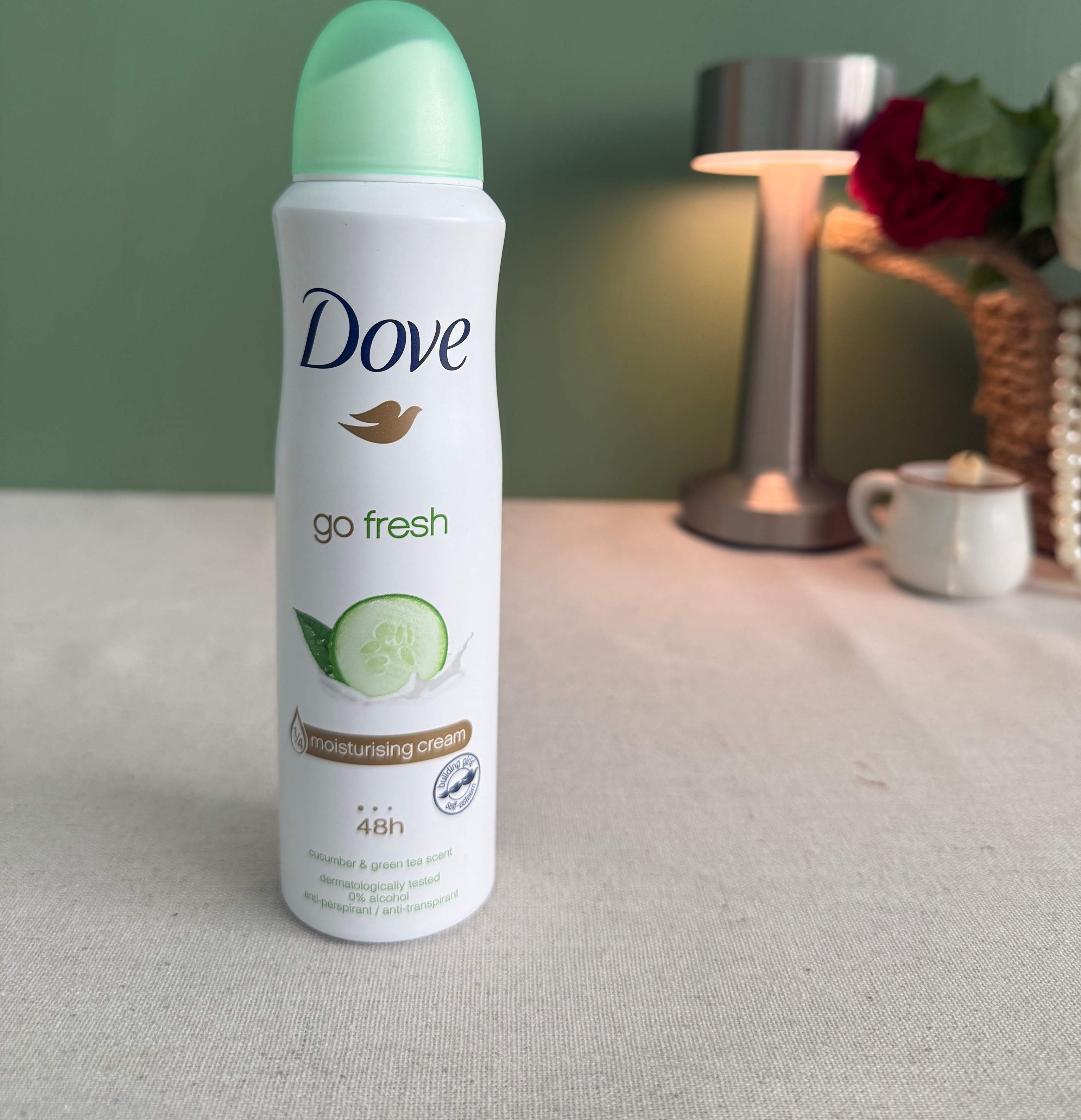 اسپری ضد تعریق داو با رایحه خیار و چای سبز 250ml